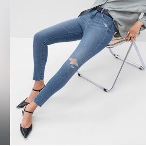 Women’s GAP High Rise Universal Distressed Skinny Jeans